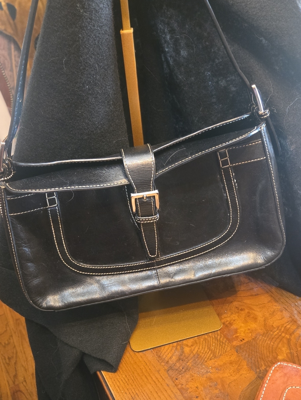 Classic Black Shoulder Bag with Contrast Stitching